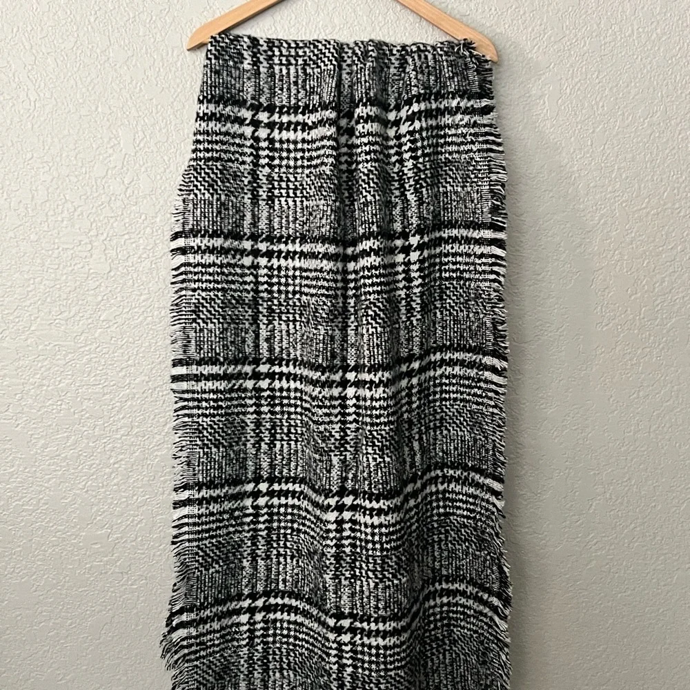 Express Black and White knit Scarf plush soft